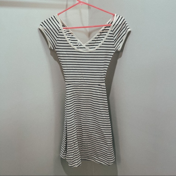 Striped, cross-back skater dress - Picture 3 of 5